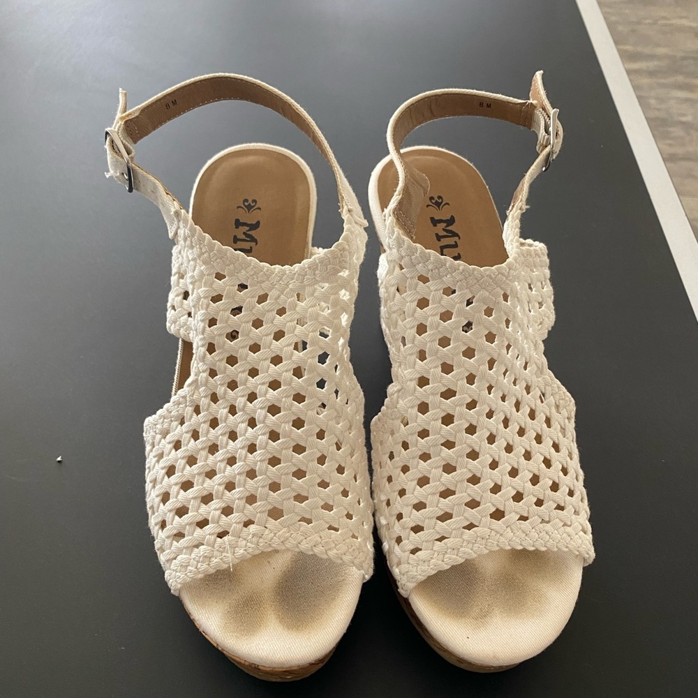 White wedges